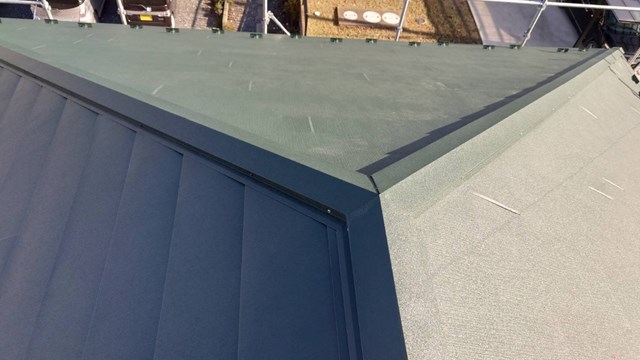 棟板金工事完了となります